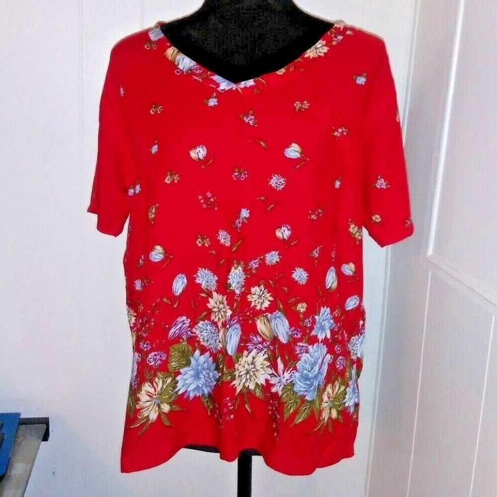 Unbranded Red Floral very pretty top cotton blend